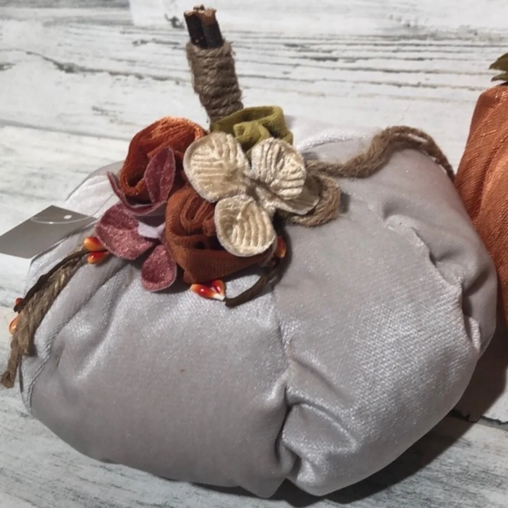 HOST PICK 🎉Rustic soft burlap & fabric pumpkins
